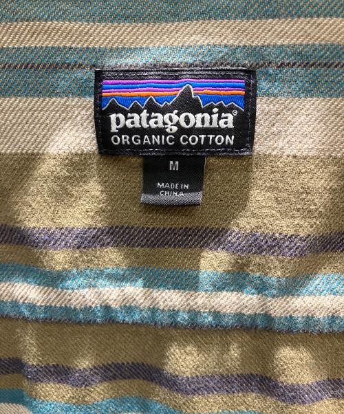 Patagonia（パタゴニア）Patagonia (パタゴニア) ライトウェイトフィヨルドフランネルシャツ 長袖シャツ オリーブ サイズ:Mの古着・服飾アイテム