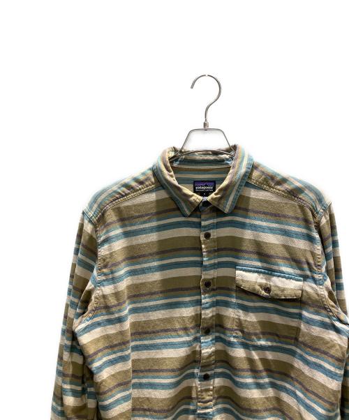 Patagonia（パタゴニア）Patagonia (パタゴニア) ライトウェイトフィヨルドフランネルシャツ 長袖シャツ オリーブ サイズ:Mの古着・服飾アイテム