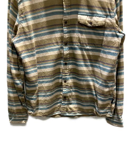 Patagonia（パタゴニア）Patagonia (パタゴニア) ライトウェイトフィヨルドフランネルシャツ 長袖シャツ オリーブ サイズ:Mの古着・服飾アイテム