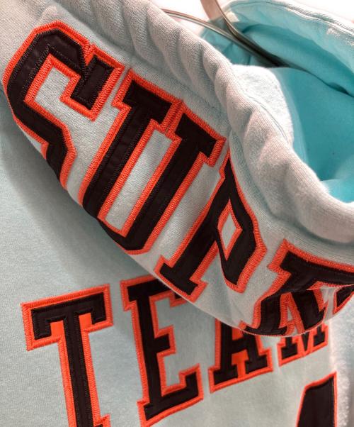 SUPREME（シュプリーム）SUPREME (シュプリーム) Team 94 Hooded Sweatshirt SS25 プルオーバーパーカー スカイブルー サイズ:Sの古着・服飾アイテム