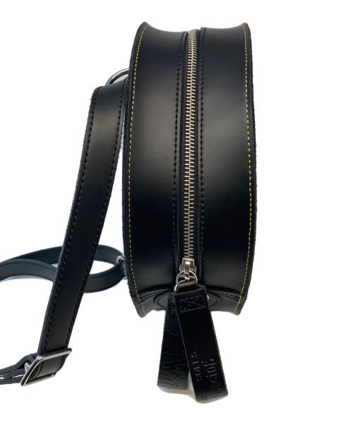 Dr.Martens（ドクターマーチン）Dr.Martens (ドクターマーチン) ラウンドバックパック ブラックの古着・服飾アイテム