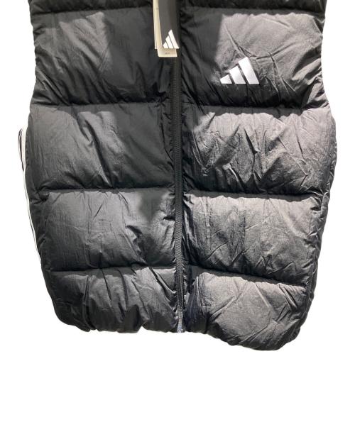 adidas（アディダス）adidas (アディダス) エッセンシャルズ クライマウォーム スリーストライプス パファー ダウン ベスト ダウンベスト ブラック サイズ:Lの古着・服飾アイテム