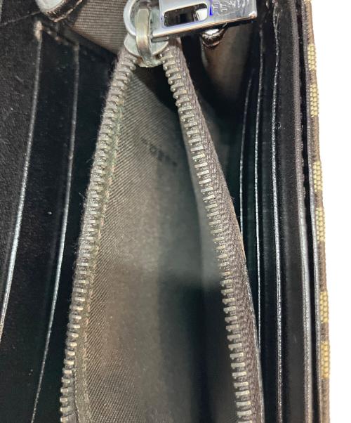 FENDI（フェンディ）FENDI (フェンディ) ズッカ 2270-8M00036・029 2つ折り財布 ブラウンの古着・服飾アイテム