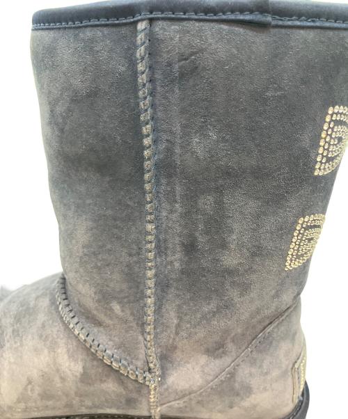 UGG（アグ）UGG (アグ) クリスタルボウムートンブーツ ネイビー サイズ:24cmの古着・服飾アイテム