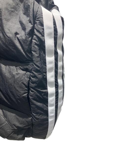 adidas（アディダス）adidas (アディダス) エッセンシャルズ クライマウォーム スリーストライプス パファー ダウン ベスト ダウンベスト ブラック サイズ:Mの古着・服飾アイテム