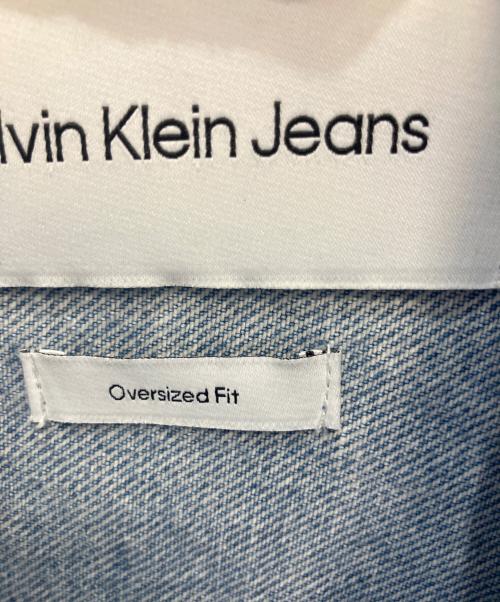 Calvin Klein Jeans（カルバンクラインジーンズ）Calvin Klein Jeans (カルバンクラインジーンズ) ボクシーユーズユーティリティデニムジャケット デニムジャケット インディゴ サイズ:Mの古着・服飾アイテム
