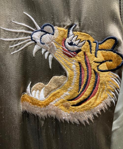 百花繚乱（ヒャッカリョウラン）百花繚乱 (ヒャッカリョウラン) リバーシブルスカジャン カーキ×ブラック サイズ:Lの古着・服飾アイテム