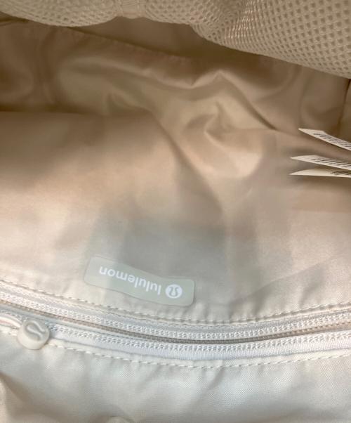 LULULEMON（ルルレモン）LULULEMON (ルルレモン) キルトグリッド クロスボディバッグ 2WAYショルダーバッグ ホワイトの古着・服飾アイテム