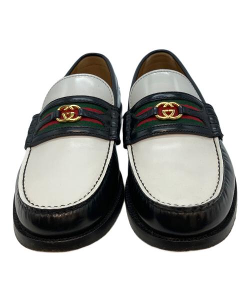GUCCI（グッチ）GUCCI (グッチ) インターロッキングGローファー ローファー ホワイト×ブラック サイズ:5 1/2の古着・服飾アイテム