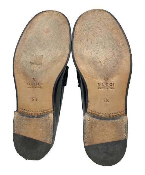 GUCCI（グッチ）GUCCI (グッチ) インターロッキングGローファー ローファー ホワイト×ブラック サイズ:5 1/2の古着・服飾アイテム