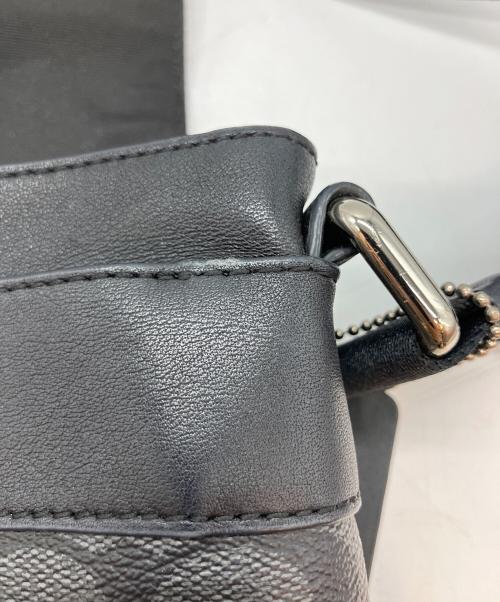 COACH（コーチ）COACH (コーチ) シグネチャー ショルダーバッグ ブラックの古着・服飾アイテム