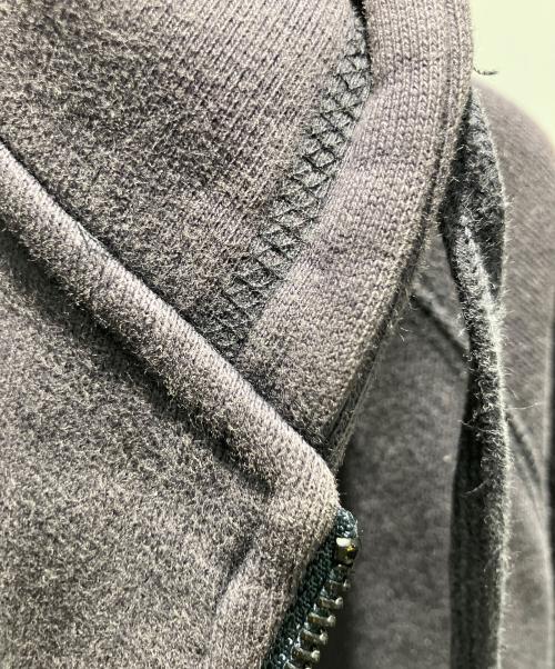 stussy（ステューシー）stussy (ステューシー) スカル総柄ジップパーカー ジップパーカー グレー サイズ:Mの古着・服飾アイテム