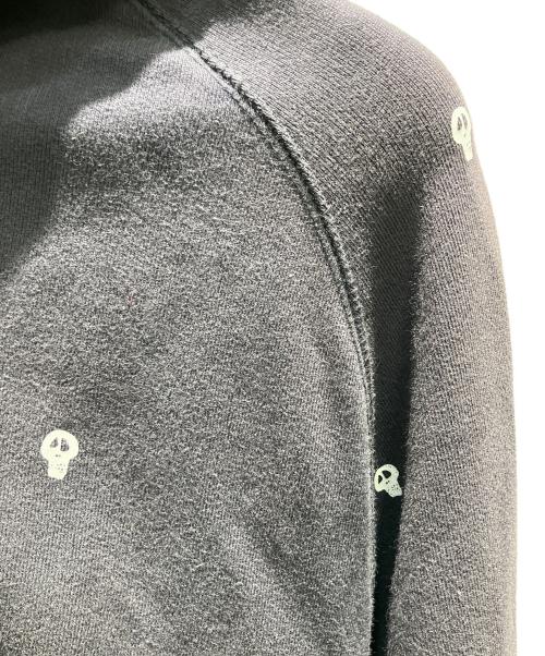 stussy（ステューシー）stussy (ステューシー) スカル総柄ジップパーカー ジップパーカー グレー サイズ:Mの古着・服飾アイテム