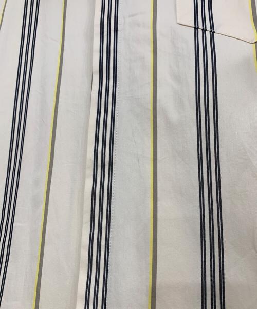 WELLDER（ウェルダー）WELLDER (ウェルダー) Back-Neck Open Belted Shirt Dress アイボリー サイズ:Mの古着・服飾アイテム