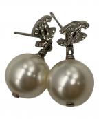 CHANELシャネル）の古着「パール付きココマークピアス」