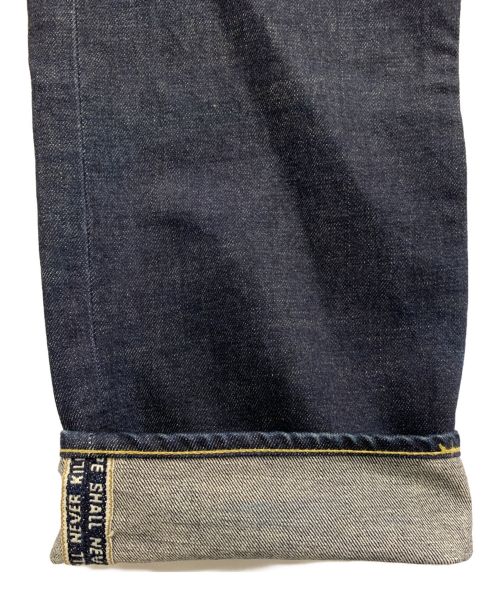 A BATHING APE（ア ベイシング エイプ）A BATHING APE (アベイシングエイプ) バックプリントデニムパンツ インディゴ サイズ:Mの古着・服飾アイテム