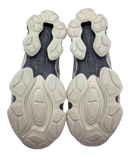 asics（アシックス）asics (アシックス) スニーカー シルバー×アイボリー サイズ:26.5cmの古着・服飾アイテム