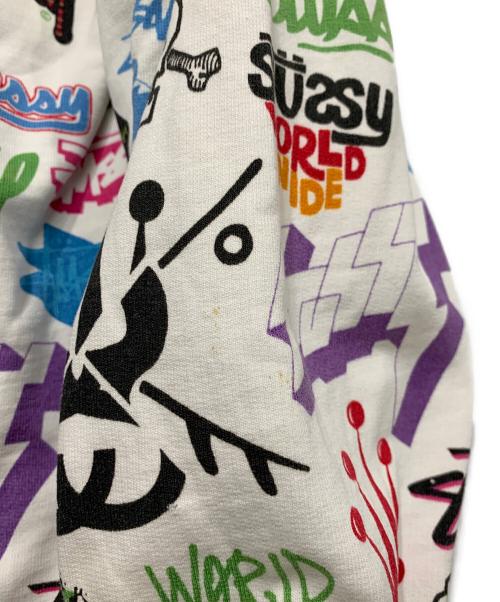 stussy（ステューシー）stussy (ステューシー) 歴代ロゴ総柄ジップパーカー ホワイト サイズ:Mの古着・服飾アイテム