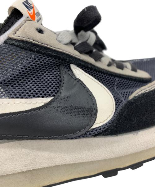 NIKE（ナイキ）NIKE (ナイキ) sacai (サカイ) ローカットスニーカー グレー×ブラック サイズ:28㎝の古着・服飾アイテム