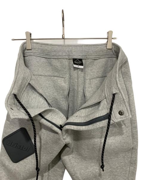 F.C.R.B.（エフシーレアルブリストル）F.C.R.B. (エフシーレアルブリストル) SWEAT TRAINING PANTS グレー サイズ:Mの古着・服飾アイテム