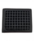 Christian Louboutinクリスチャン・ルブタン）の古着「スタッズ2つ折り財布」｜ブラック×レッド