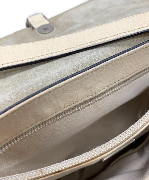 PRADA（プラダ）PRADA (プラダ) ワンショルダーバッグ アイボリーの古着・服飾アイテム