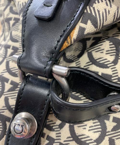 Salvatore Ferragamo（サルヴァトーレ フェラガモ）Salvatore Ferragamo (サルヴァトーレ フェラガモ) ガンチーニ柄ボストンバッグ ブラック×ベージュの古着・服飾アイテム