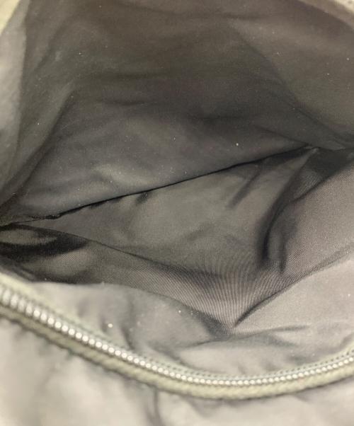 PRADA（プラダ）PRADA (プラダ) ナイロンショルダーバッグ ブラックの古着・服飾アイテム