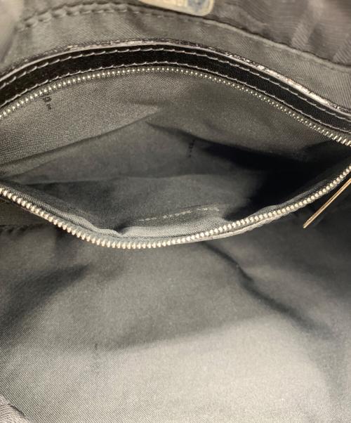 FENDI（フェンディ）FENDI (フェンディ) ズッカショルダーバッグ ブラックの古着・服飾アイテム
