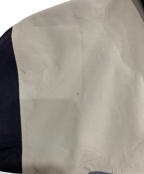 ARC'TERYX（アークテリクス）ARC'TERYX (アークテリクス) BEAMS (ビームス) ジップアップジャケット ブラック×グレー サイズ:Lの古着・服飾アイテム