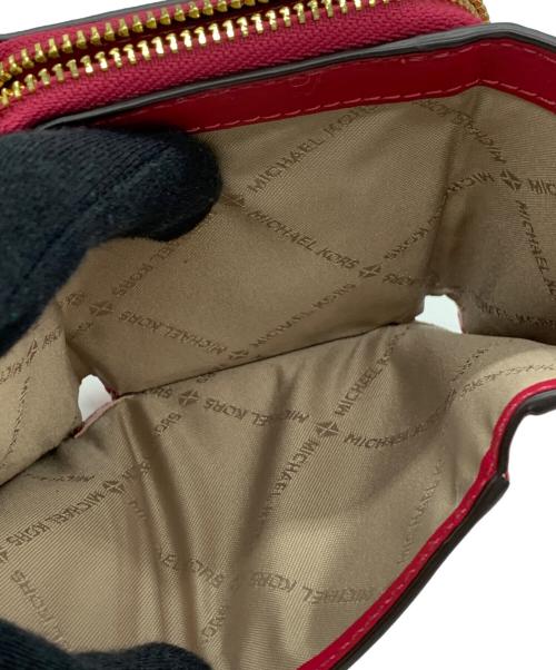 MICHAEL KORS（マイケル・コース）MICHAEL KORS (マイケル・コース) 3つ折り財布 ショッキングピンクの古着・服飾アイテム