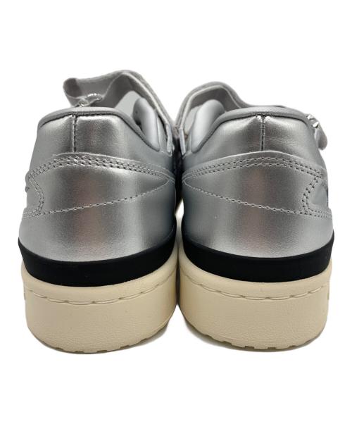 adidas（アディダス）adidas (アディダス) ローカットスニーカー シルバー サイズ:26.5cm 未使用品の古着・服飾アイテム