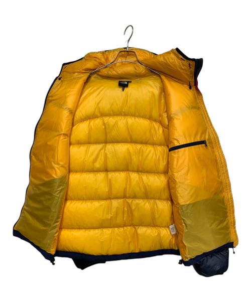THE NORTH FACE（ザ ノース フェイス）THE NORTH FACE (ザ ノース フェイス) ダウンジャケット レッド×ネイビー サイズ:Lの古着・服飾アイテム
