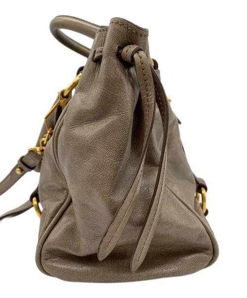 MIU MIU（ミュウミュウ）MIU MIU (ミュウミュウ) 2WAYバッグ グレーの古着・服飾アイテム