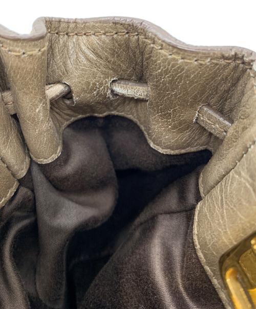 MIU MIU（ミュウミュウ）MIU MIU (ミュウミュウ) 2WAYバッグ グレーの古着・服飾アイテム