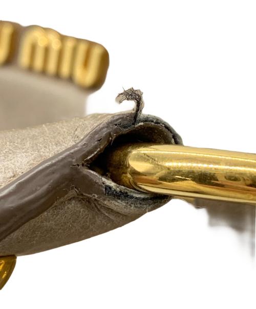 MIU MIU（ミュウミュウ）MIU MIU (ミュウミュウ) 2WAYバッグ グレーの古着・服飾アイテム