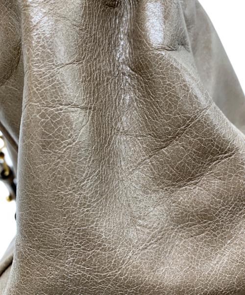 MIU MIU（ミュウミュウ）MIU MIU (ミュウミュウ) 2WAYバッグ グレーの古着・服飾アイテム