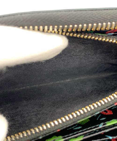 PRADA（プラダ）PRADA (プラダ) ラウンドファスナー長財布 ブラックの古着・服飾アイテム