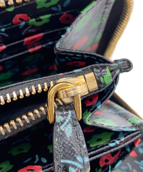 PRADA（プラダ）PRADA (プラダ) ラウンドファスナー長財布 ブラックの古着・服飾アイテム