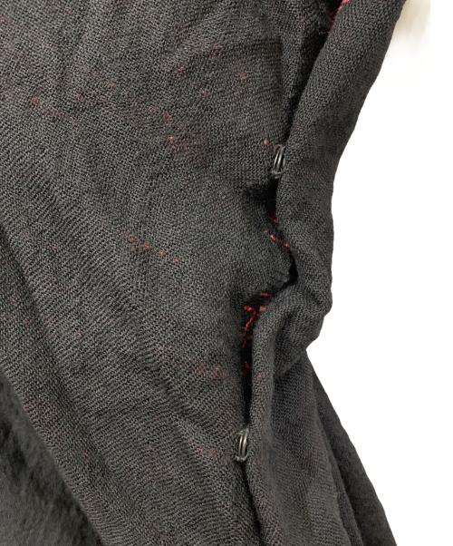 nude:MASAHIKO MARUYAMA（ヌード：マサヒコマルヤマ）nude:MASAHIKO MARUYAMA (ヌード：マサヒコマルヤマ) リバーシブルポンチョ レッド×ブラック サイズ:Fの古着・服飾アイテム