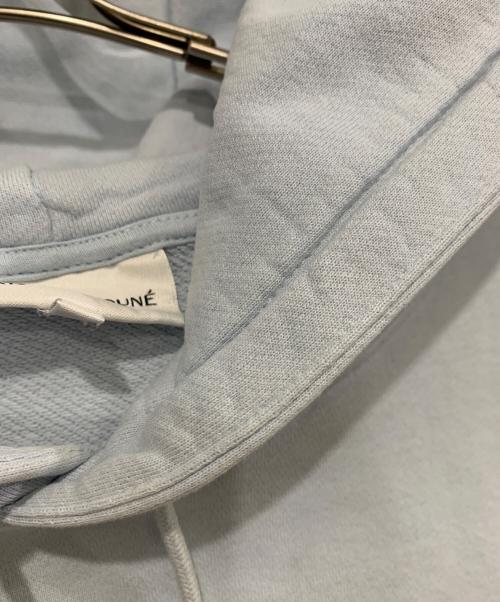 maison kitsune（メゾンキツネ）MAISON KITSUNE (メゾンキツネ) プルオーバーパーカー ブルー サイズ:XLの古着・服飾アイテム