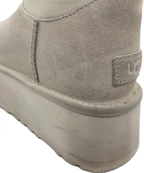 UGG（アグ）UGG (アグ) クラシック ミニ ディッパー パッファー ホワイト サイズ:24㎝の古着・服飾アイテム