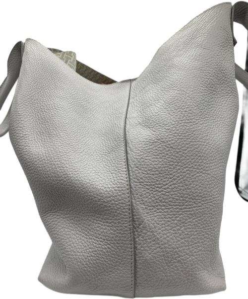 IACUCCI（イアクッチ）IACUCCI (イアクッチ) トートバッグ ライトグレーの古着・服飾アイテム