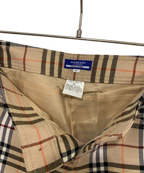 BURBERRY BLUE LABEL（バーバリー ブルー レーベル）BURBERRY BLUE LABEL (バーバリー ブルー レーベル) パンツ ベージュ サイズ:38の古着・服飾アイテム