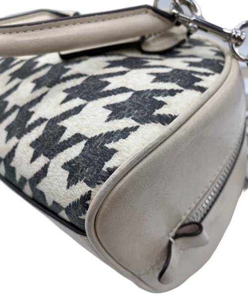 COACH（コーチ）COACH (コーチ) ショルダーバッグ アイボリーの古着・服飾アイテム