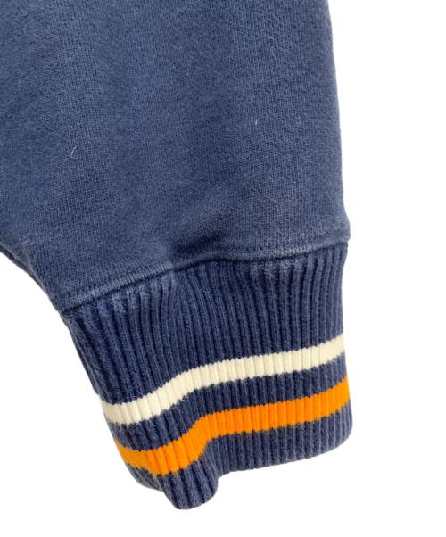 X-LARGE（エクストララージ）X-LARGE (エクストララージ) TRIPED SLEEVE TEAM LOGO CREWNECK SWEAT ネイビー サイズ:Lの古着・服飾アイテム