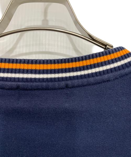 X-LARGE（エクストララージ）X-LARGE (エクストララージ) TRIPED SLEEVE TEAM LOGO CREWNECK SWEAT ネイビー サイズ:Lの古着・服飾アイテム