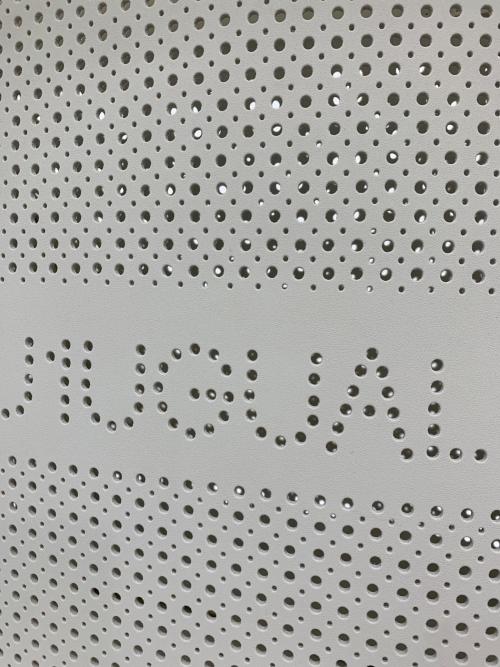 1piu1uguale3（ウノピュウノウグァーレトレ）1piu1uguale3 (ウノピュウノウグァーレトレ) パンチングトートバッグ アイボリーの古着・服飾アイテム
