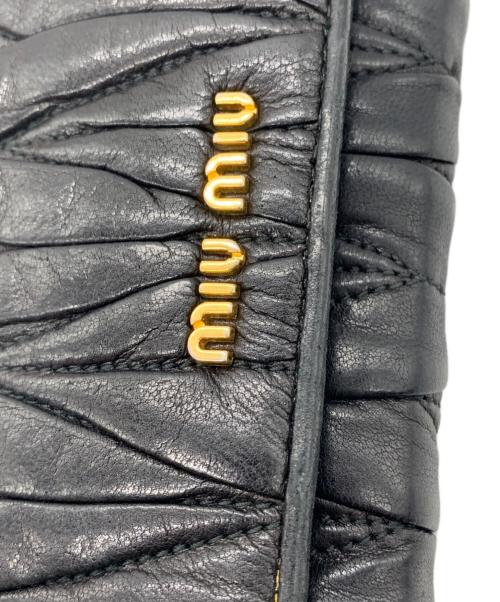 MIU MIU（ミュウミュウ）MIU MIU (ミュウミュウ) 長財布の古着・服飾アイテム