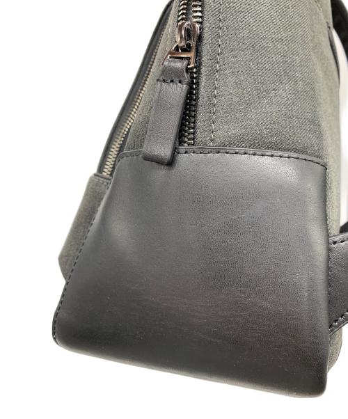 TUMI（トゥミ）TUMI (トゥミ) リュック グレーの古着・服飾アイテム